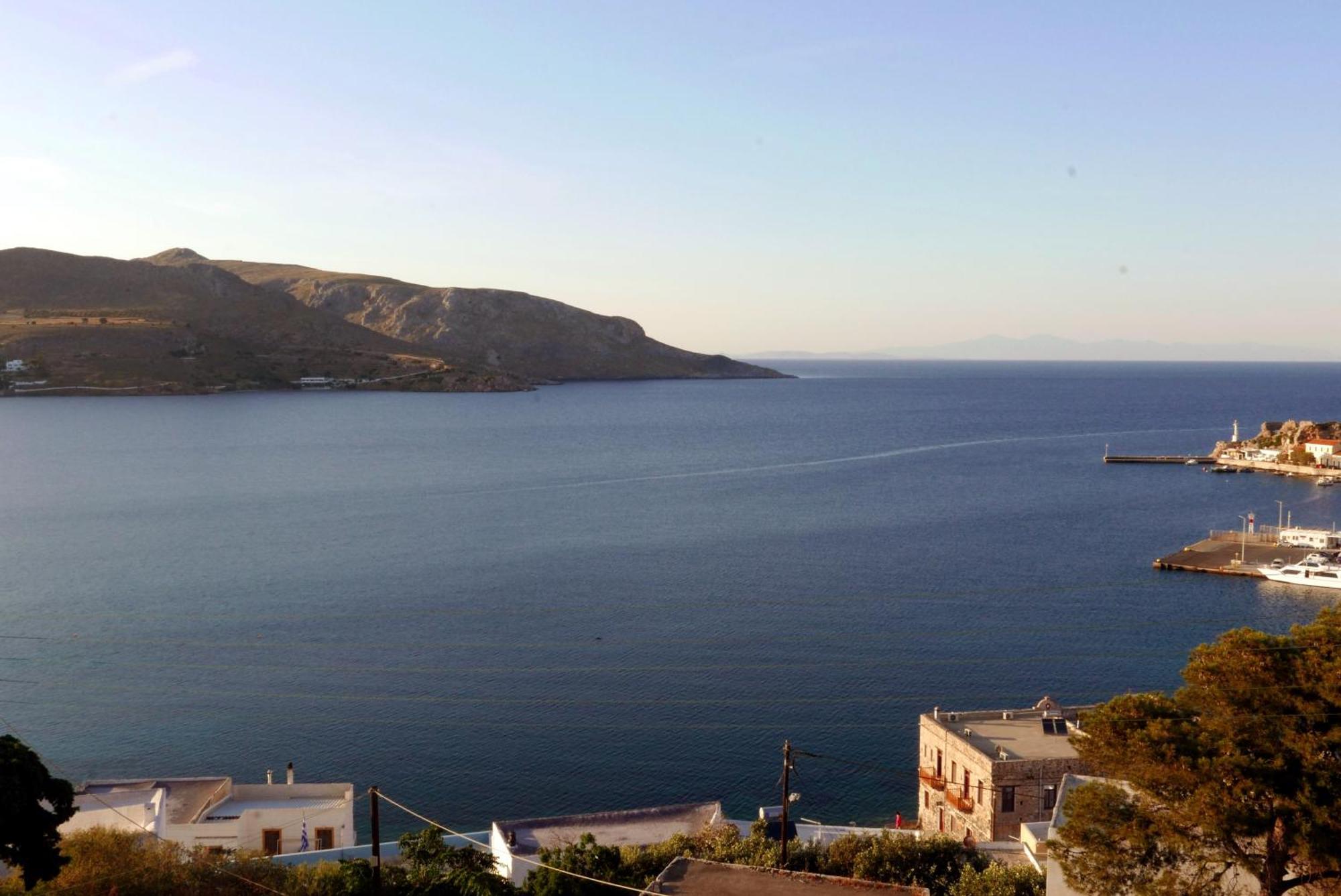 Elegeo Rockhouse Villa Agia Marina  Exterior photo