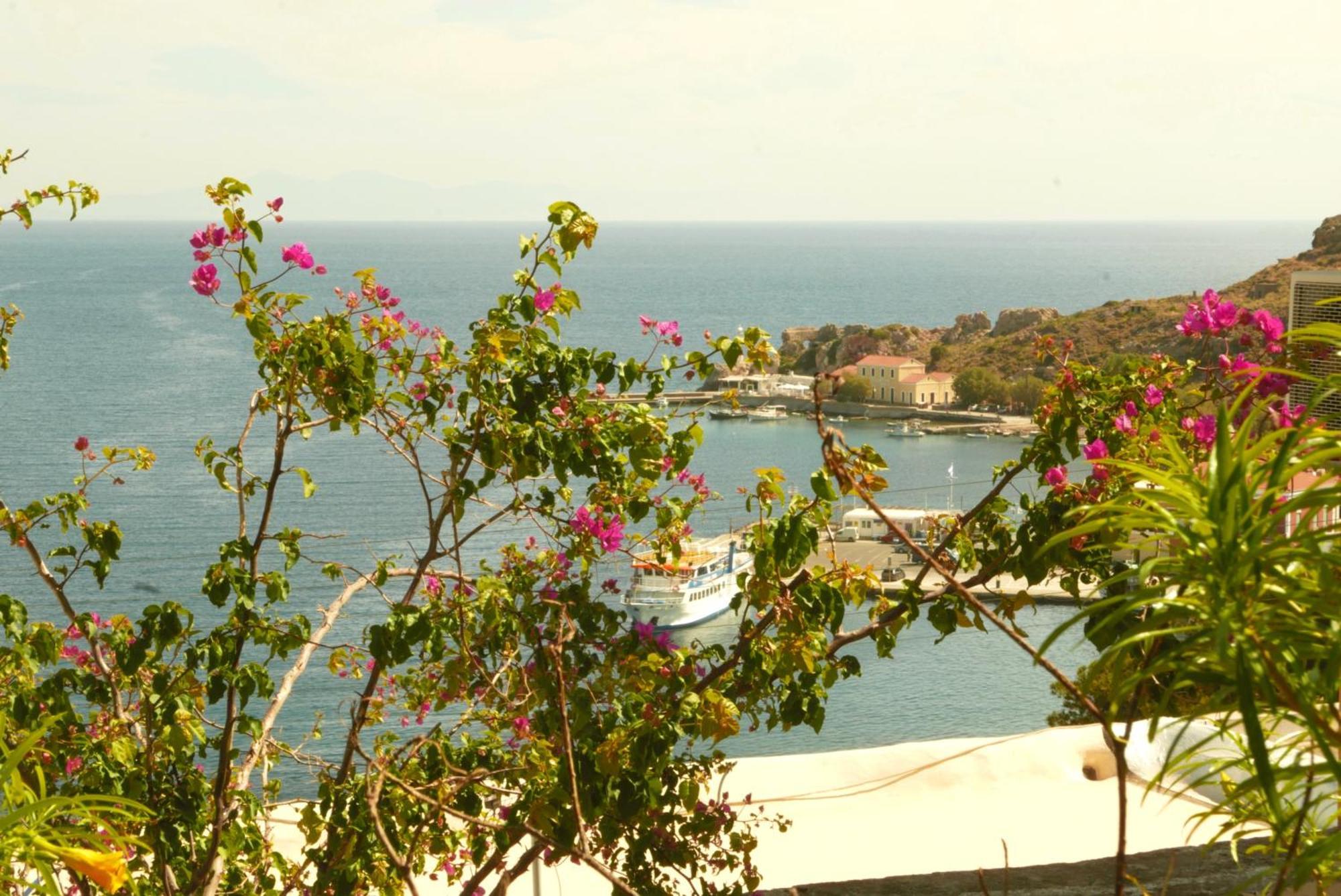 Elegeo Rockhouse Villa Agia Marina  Exterior photo