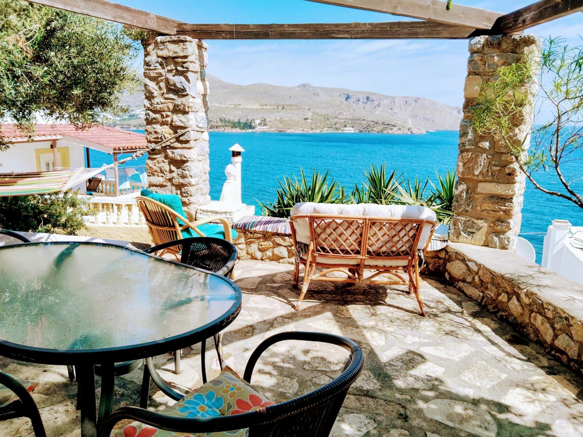 Elegeo Rockhouse Villa Agia Marina  Exterior photo